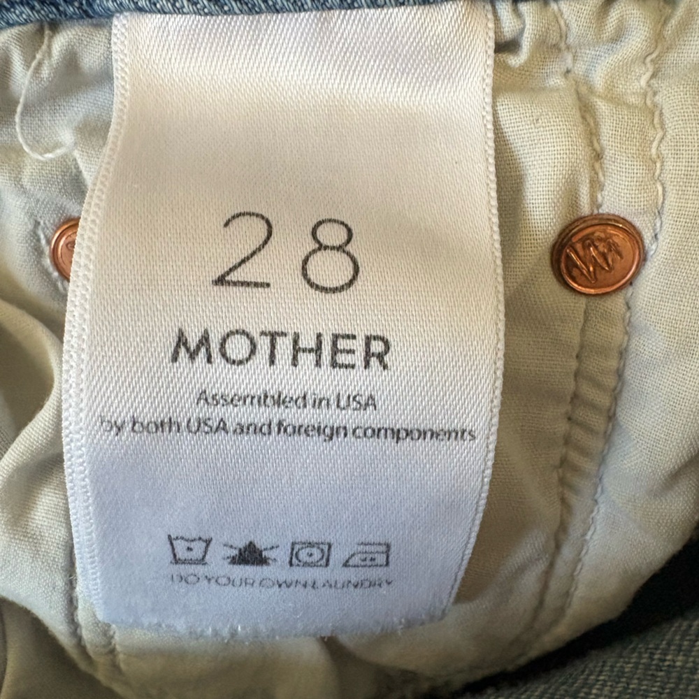 MOTHER Looker Jean Ankle Fray in Wash When Sparks Fly - Picture 7 of 9
